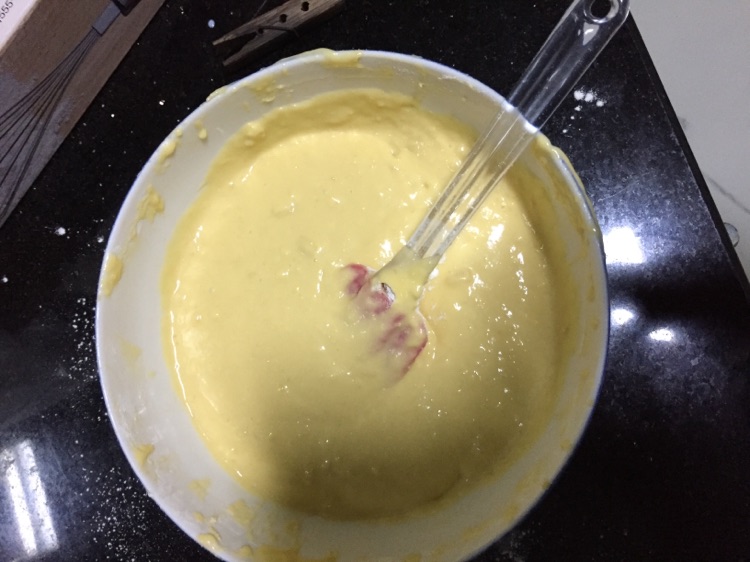 威风蛋糕（电饭煲）的做法图解2