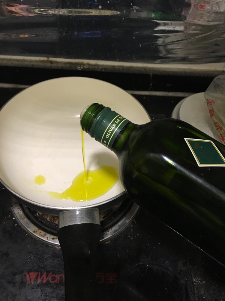 酱烧口蘑鸡胸肉的做法图解4