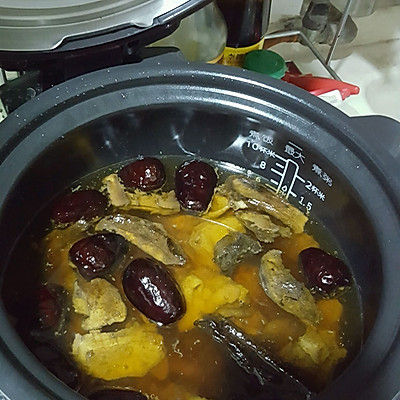 牛肝菌板栗炖鸡汤