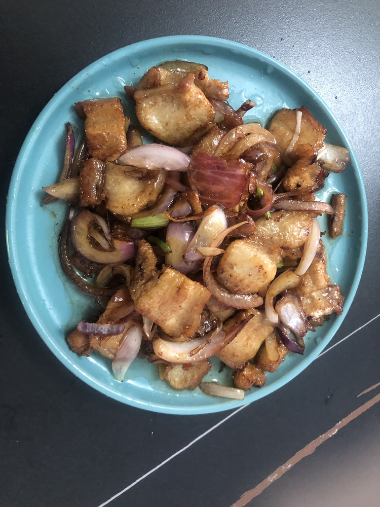 洋葱炒肉的做法