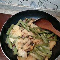 芹菜土豆的做法图解4