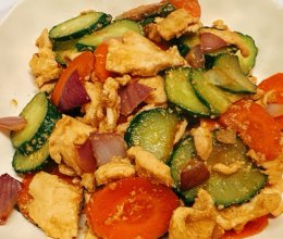 #奶香此刻，焙有钱花#减脂健康餐丨鸡肉炒黄瓜片的做法