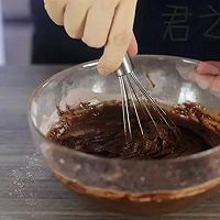 来，5个简单步骤做出超好吃的巧克力小蛋糕的做法图解4