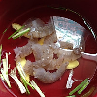 鲜虾瘦肉馄饨的做法图解2