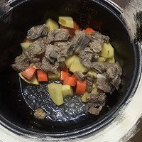 土豆咖喱闷排骨的做法图解4