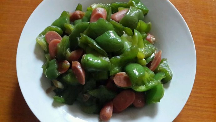 圆菜椒炒脆皮肠