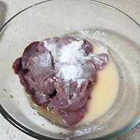 蚝油酱爆猪肝的做法图解1