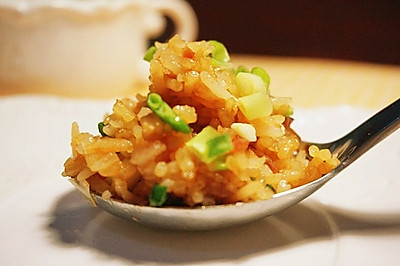 广式腊味煲仔饭