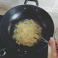 花样方便面的做法图解1