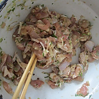 鸡肉馅饼的做法图解2