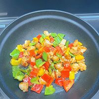 清甜脆爽，低脂美味~~彩椒爆炒鸡肉丁的做法图解6