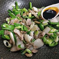 #餐桌上的春日限定#青蒜苗回锅肉的做法图解10