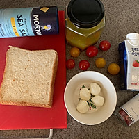 #助力高考营养餐#奶酪小番茄酸奶开放式三明治的做法图解1