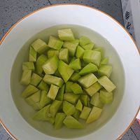 青椒牛肉土豆丁的做法图解3