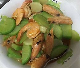 青萝卜大虾汤的做法