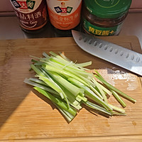 #换着花样吃早餐#葱油豆腐皮的做法图解2