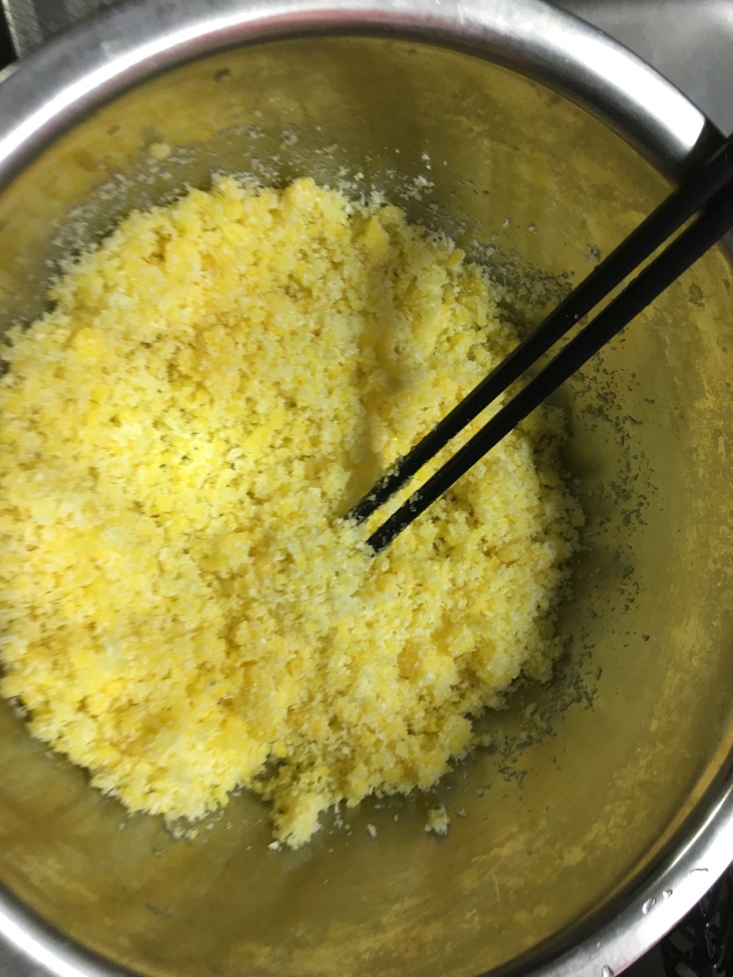 奶香椰蓉面包，手揉发面的做法图解3