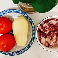 西红柿土豆牛腩的做法图解1