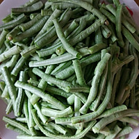 洋葱肉沫炒豇豆的做法图解1