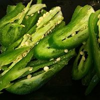 青椒回锅肉(辣)的做法图解2