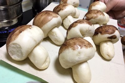呆萌香菇包
