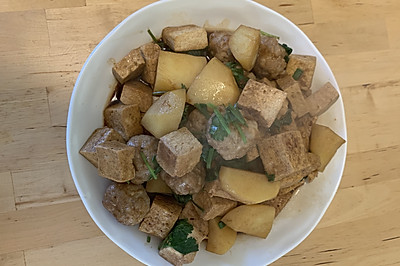肉丸炖土豆和老豆腐（炸豆腐版）