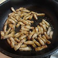 辣白菜炒五花肉条配卷饼的做法图解3