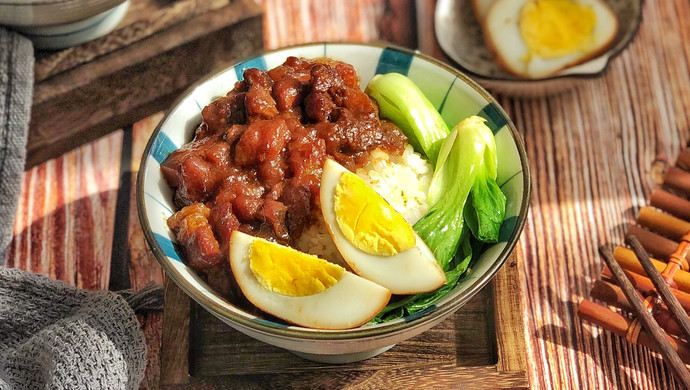 土豆卤肉饭