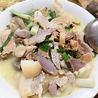 咸肉河蚌汤的做法图解2