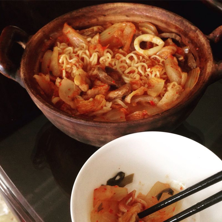 韩国泡菜海鲜面的做法