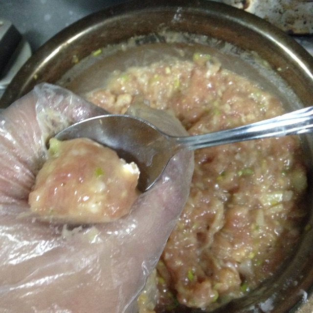鸡蛋精肉小丸子的做法图解6
