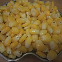 虾仁玉米炒火腿肠的做法图解1