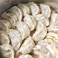 鸡蛋西葫芦粉条蒸饺的做法图解6