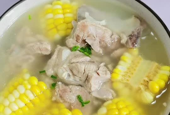 电饭煲炖玉米排骨汤的做法