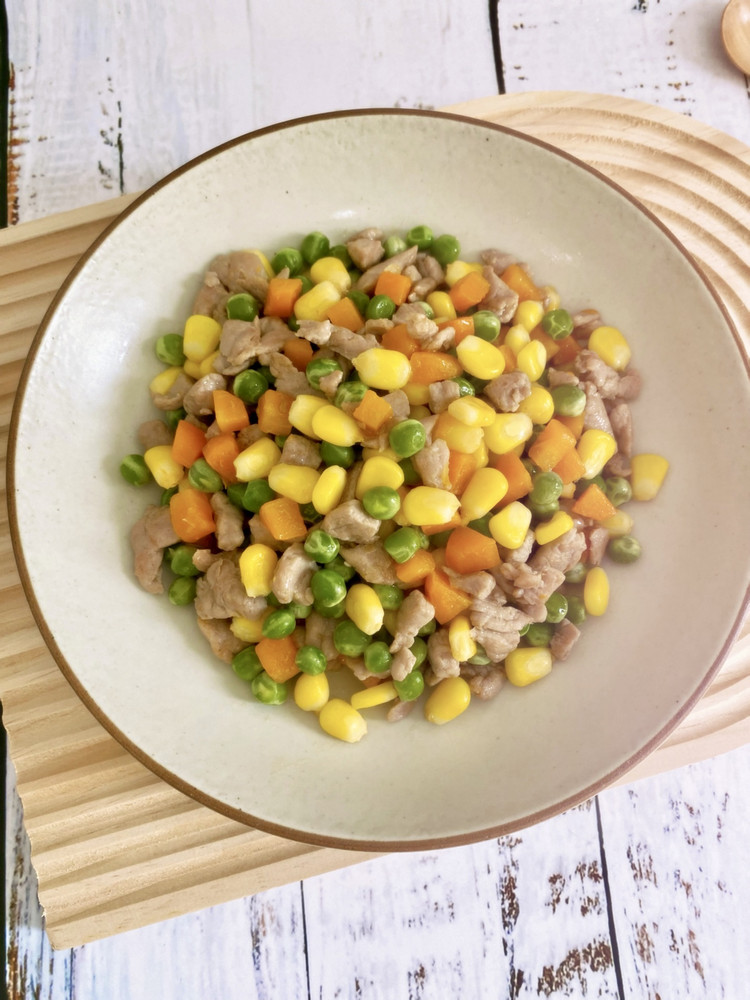 玉米豌豆胡萝卜炒肉的做法