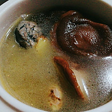 乌鸡菌菇汤