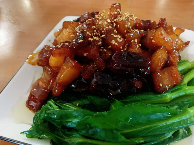 私房蜜枣红烧肉的做法