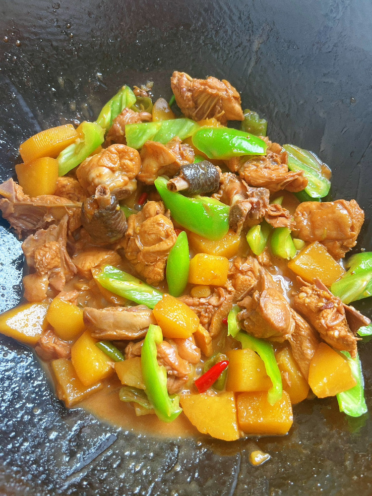 鲜香味美的家常土豆烧鸡块的做法