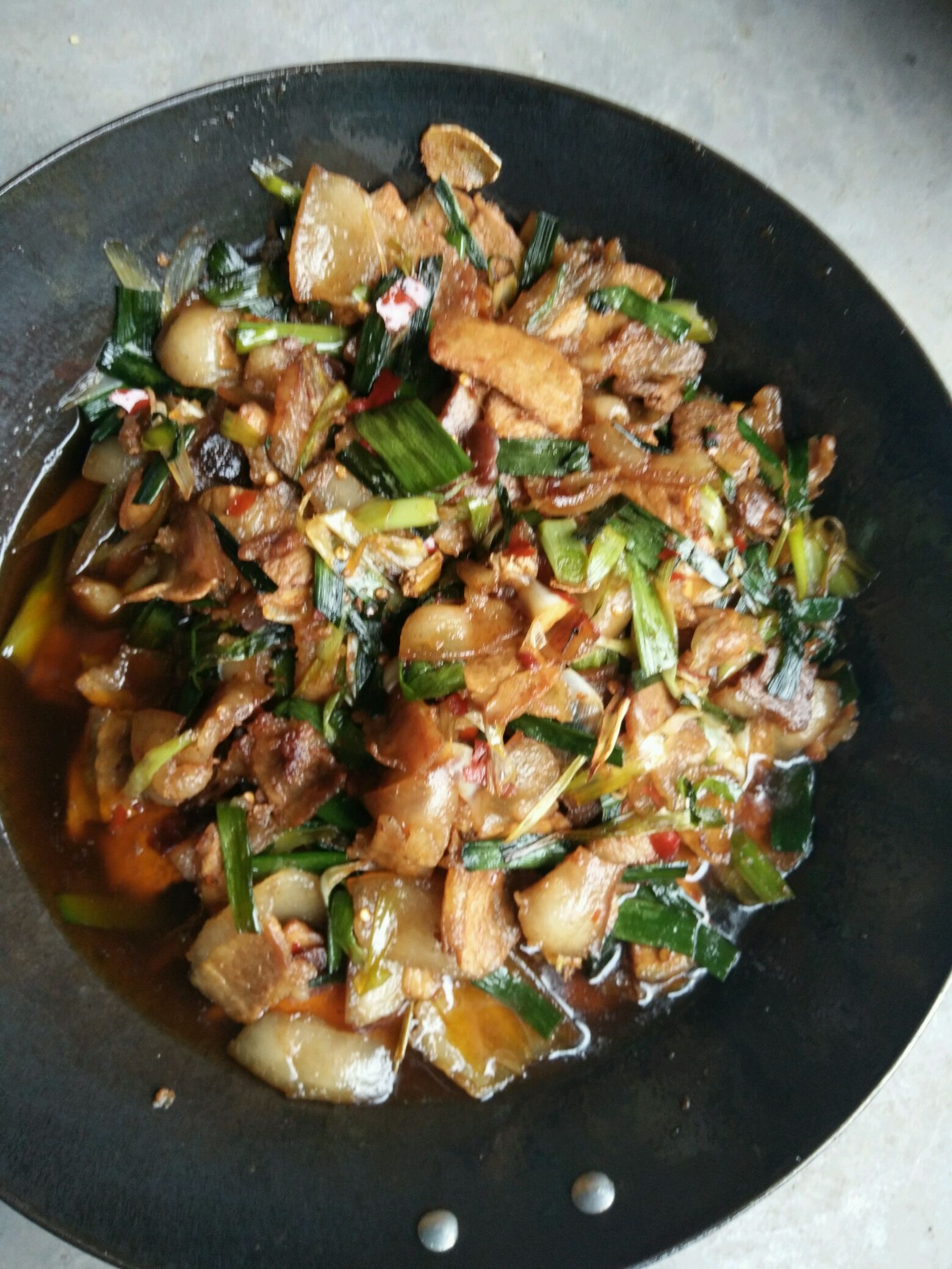 Stir fried pork with garlic