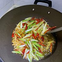 小葱炒猪肝的做法图解3
