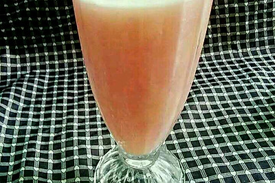 香梨石榴汁西瓜苹果汁