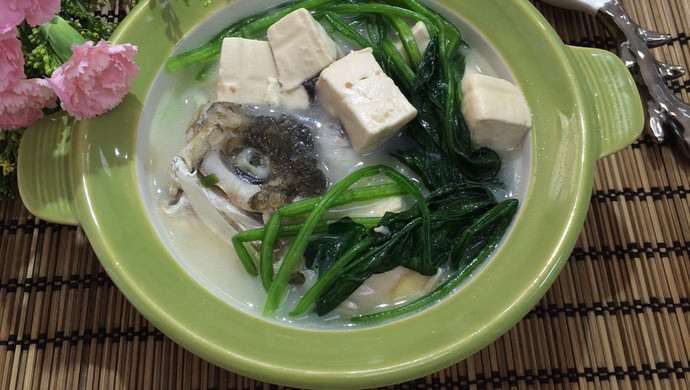 鱼头菠菜炖豆腐