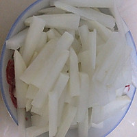泡椒萝卜芹菜的做法图解1