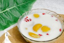 #流感季饮食攻略#牛奶炖黄桃的做法