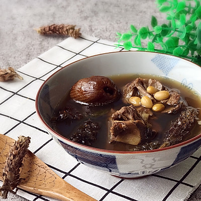 药膳养生 祛斑消痘 夏枯草黄豆猪骨汤