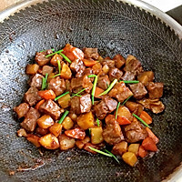 #秋天怎么吃# 红烧土豆牛腩粒的做法图解9