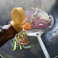 #太太乐鲜鸡汁芝麻香油#好吃到没朋友の葱爆鱿鱼花的做法图解12