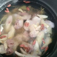 云南菜-新鲜三七炖鸡的做法图解5