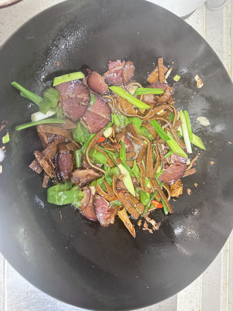 青椒炒泡泡豆干的做法