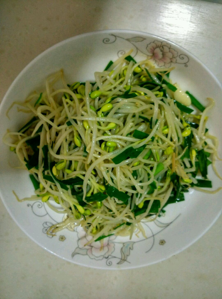 豆芽炒韭菜的做法